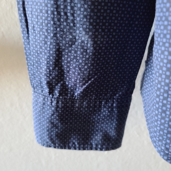 Shirt - Picture 4 of 7